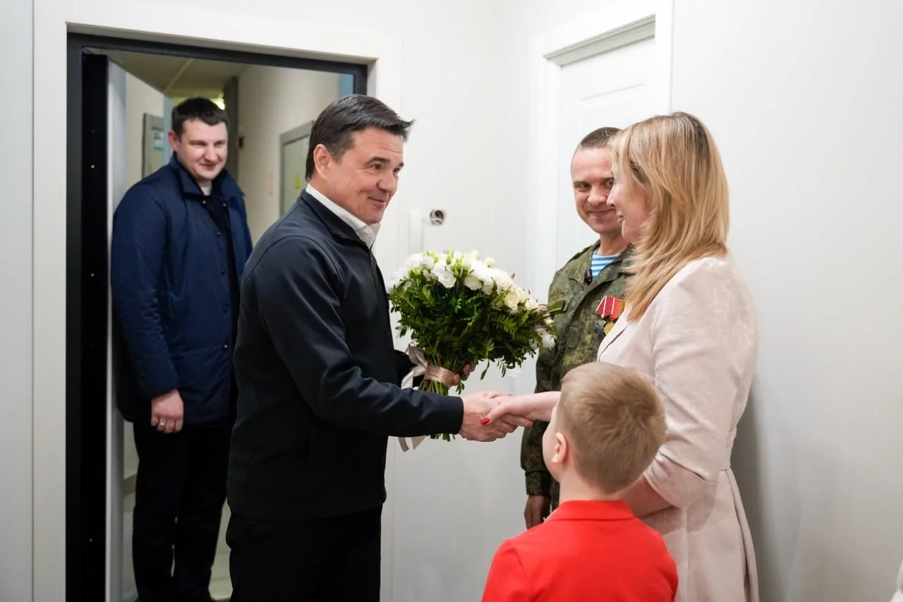 Перед светлым праздником Пасхи приехал в гости к семье участника СВО Евгения из Электрогорска. Он — 