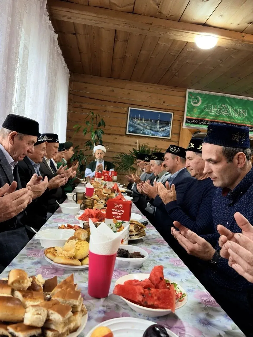 Чардаклы районы Үрән авылы мәчетендә Мәүлид бәйрәме узды. Анда өлкә мөфтие Илдар хаҗи С...