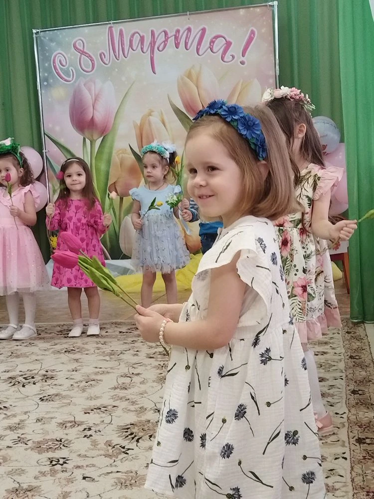 🌸 Дорогие мамочки и бабушки! 🌸  Сегодня мы в нашем детском саду отмечаем самый чудесный праздник – М