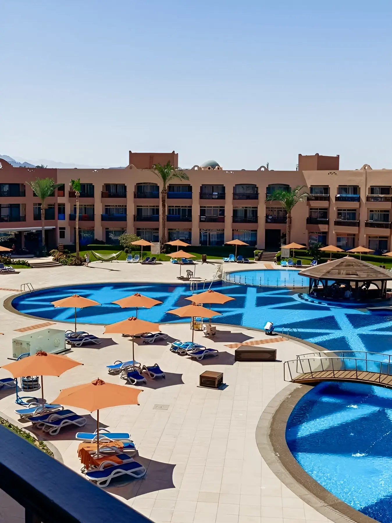 Nubian Village 5* — один из самых популярных семейных отелей Шарм-эль-Шейха с аквапарко...