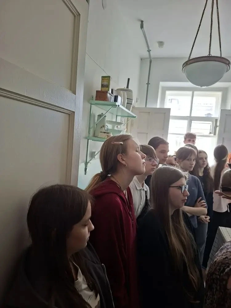 🏛️ 10 А побывал в музее‑квартире семьи Аллилуевых!  На экскурсии ребята ознакомились с исторической 