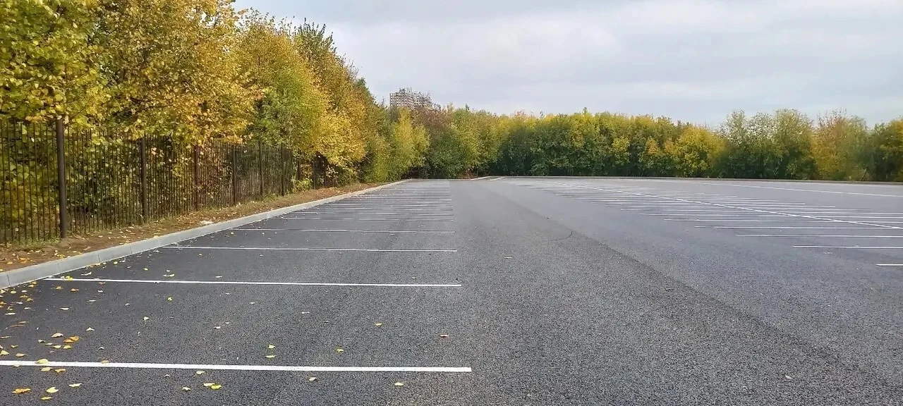 В Сабурово завершают обустройство новой парковки