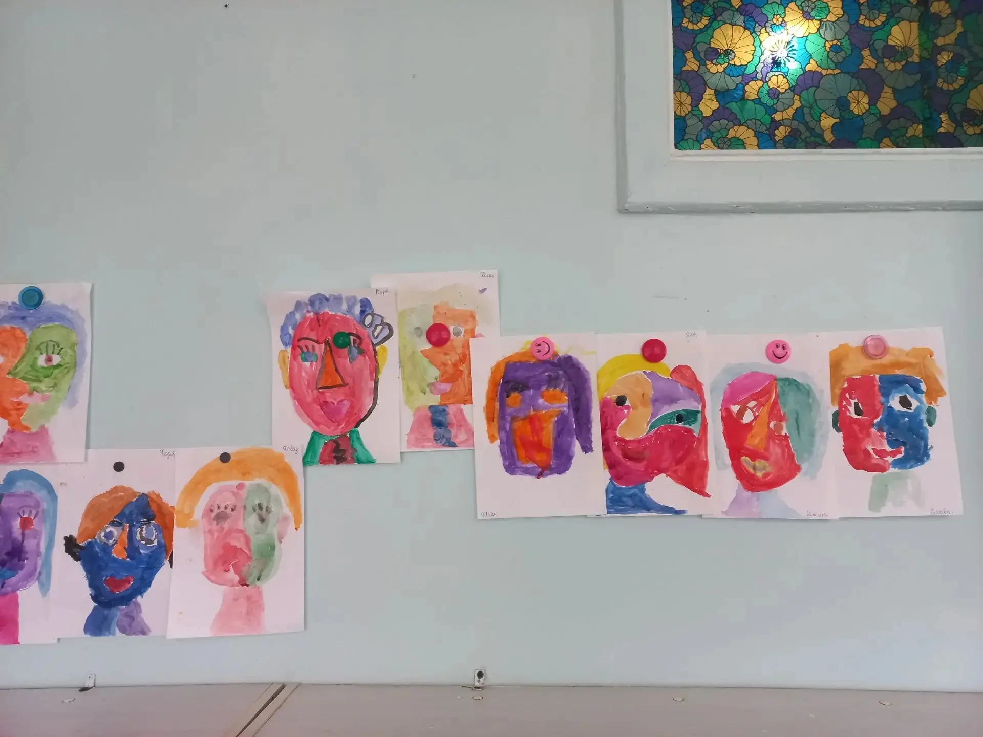 Дети подготовительной группы "Незабудки", познакомились с творчеством Пикассо, а потом попробовали с