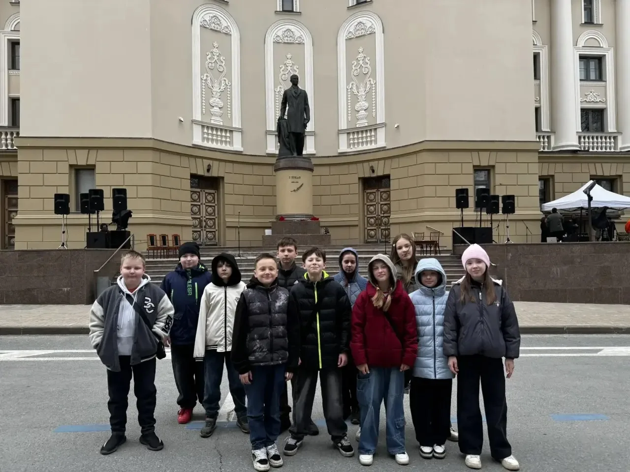 5 класс на празднике поэзии, посвященный Дню родного языка и приуроченный к празднованию 140-летия с