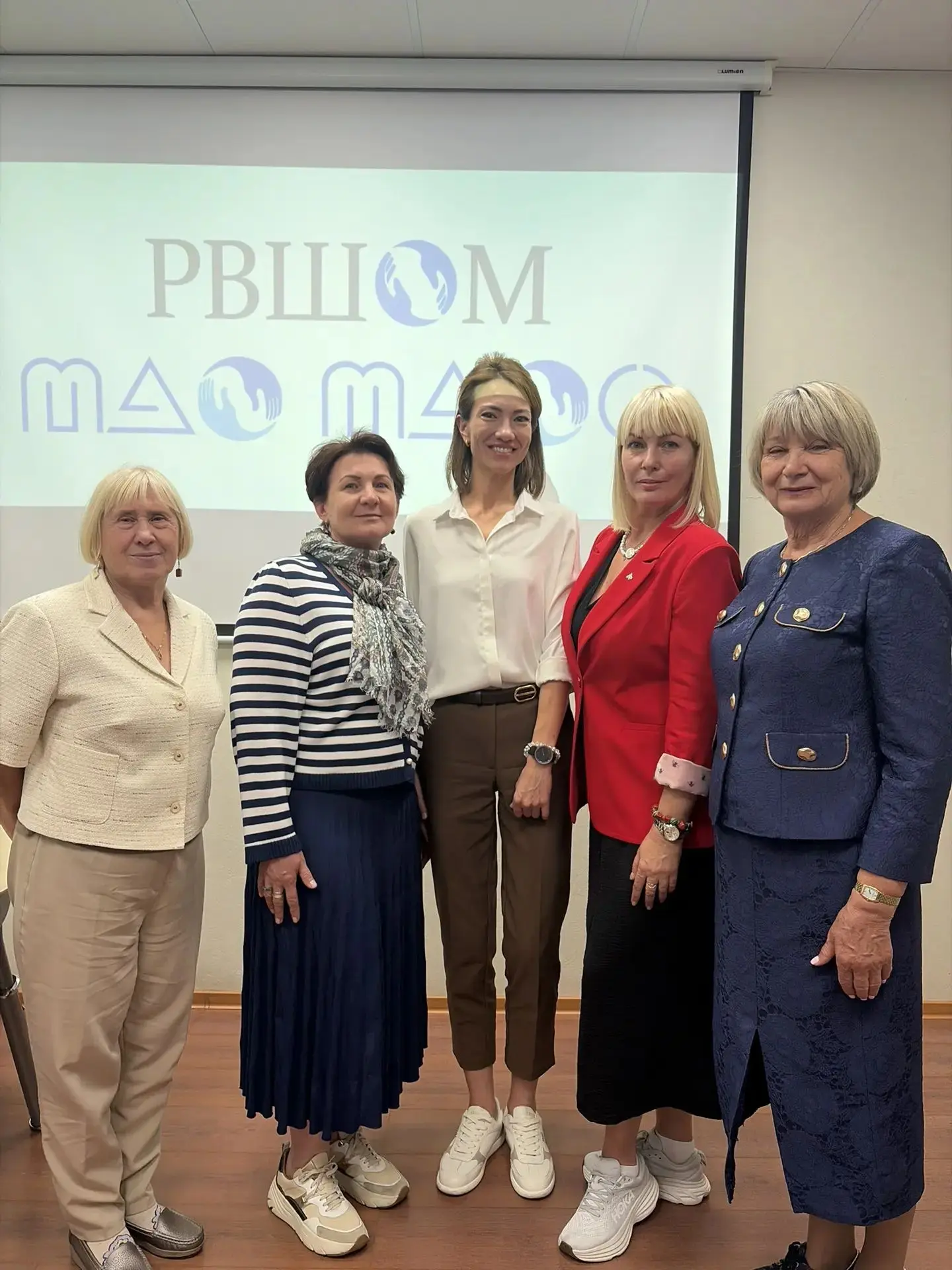 Выпускники РВШОМ Власова Наталья Валерьевна, Маевских Елена Сергеевна, Дедух Вероника М...