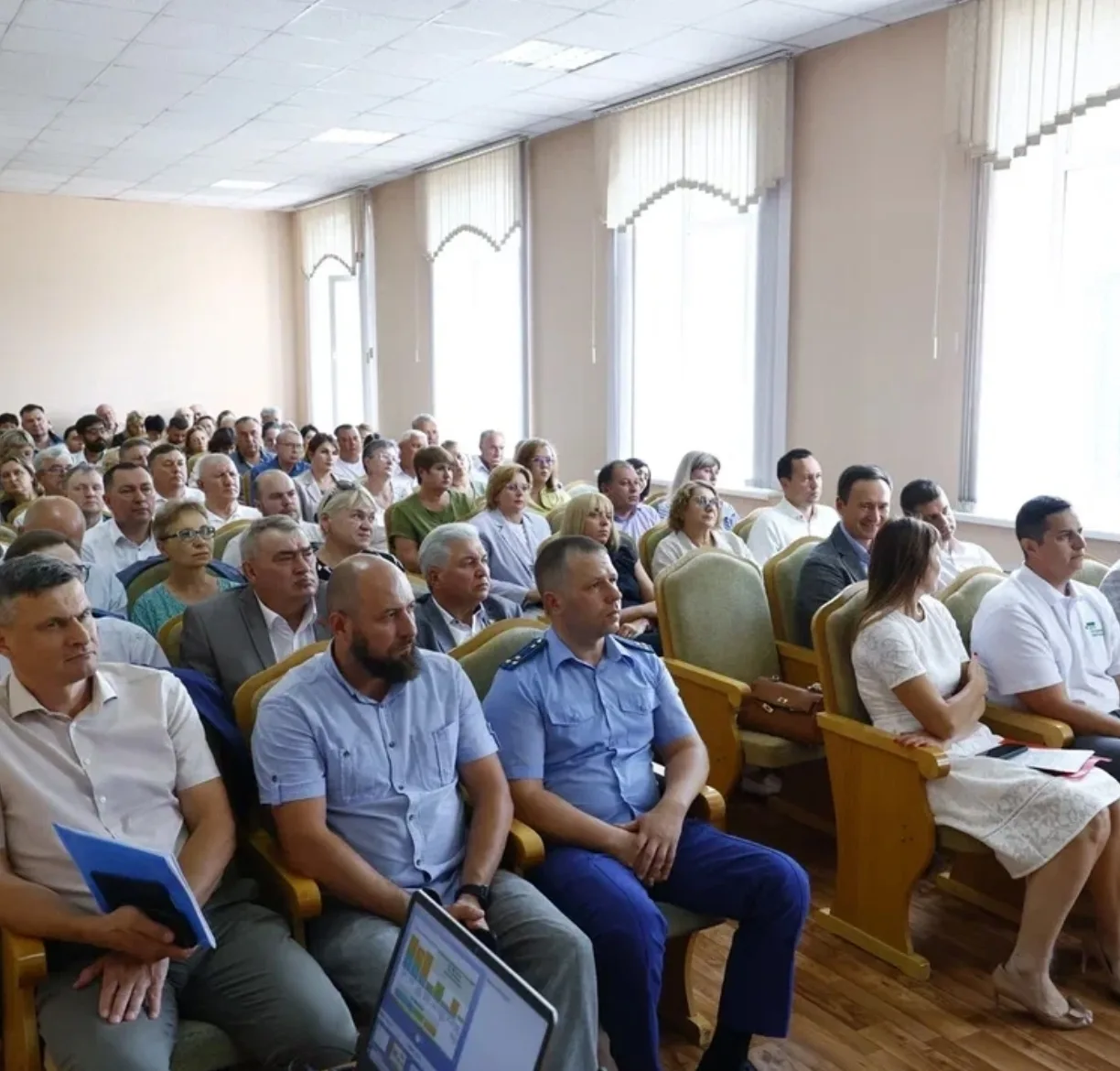 🌾 Развитие АПК Кузбасса: поддержка своих — в приоритете!

На днях принял участие в депутатских слуш