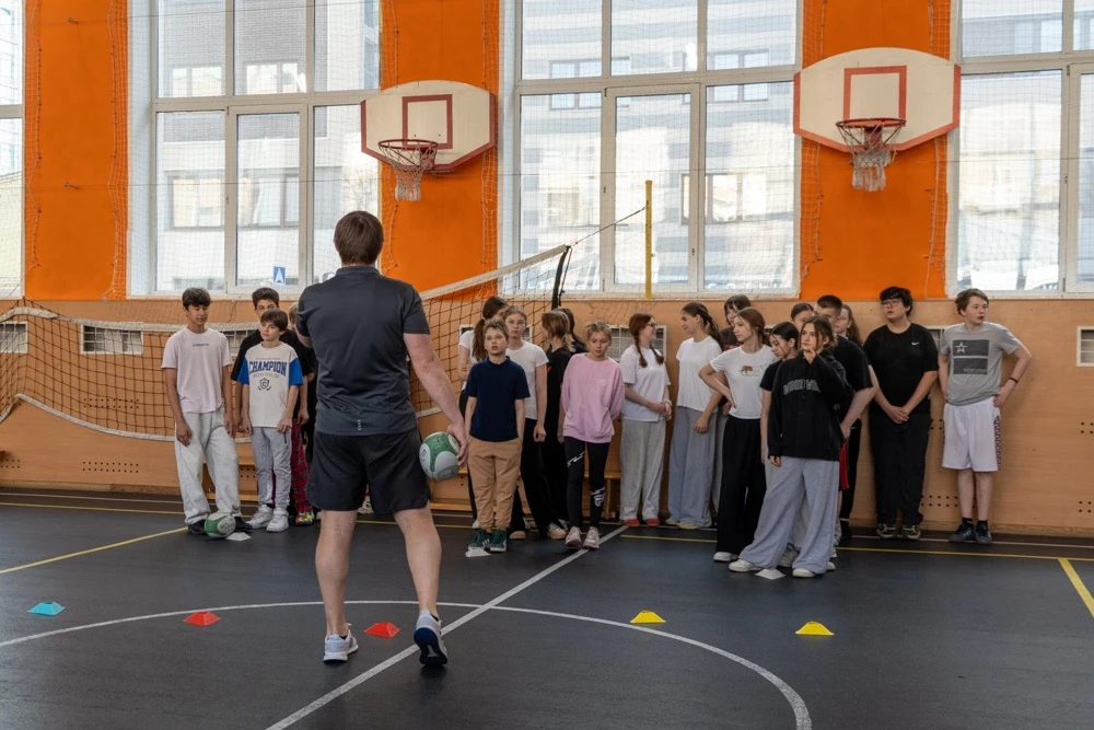 Мастер-класс с чемпионом. Регби 🏉  🤩 На этой неделе наши ребята из 7 класса «А» приняли участие в ма