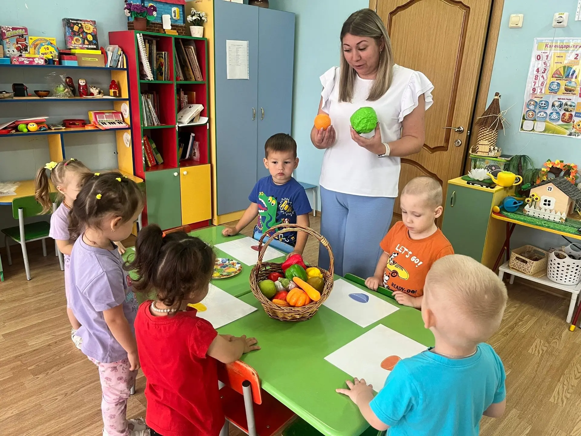 🍎🥕 О пользе овощей и фруктов знают все ,и малыши из группы «Гномики» тоже! 🥦🍌