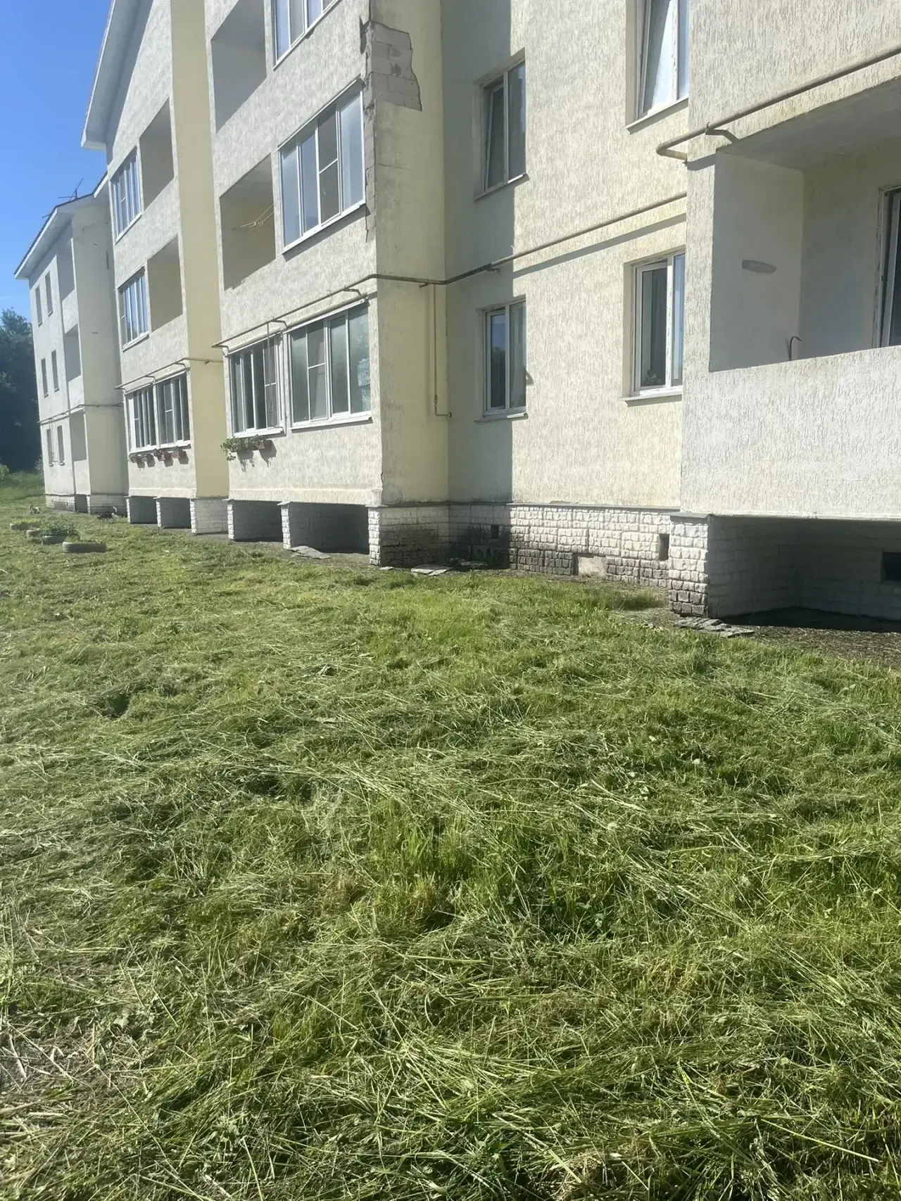 🏡3 микрорайон, д. 9 - покос травы