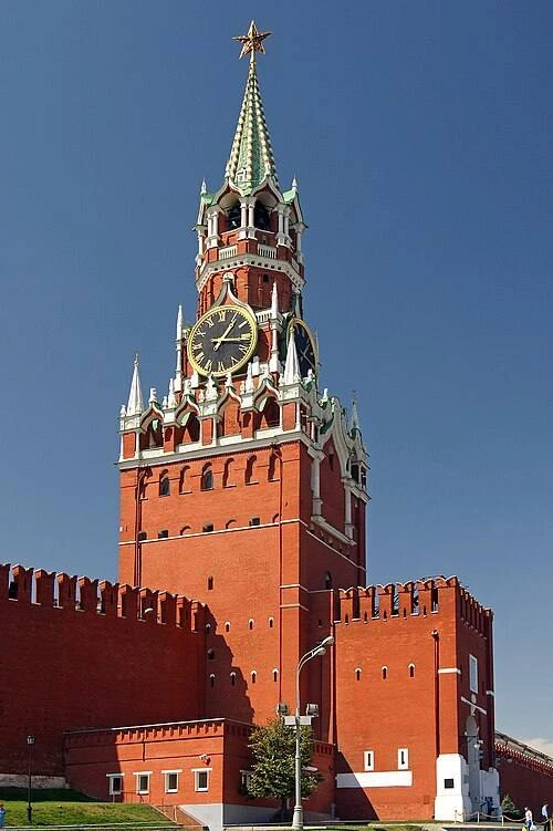 🇷🇺 Делимся местами, где чувствуется история России 

Давайте пройдемся по тем локациям из учебнико