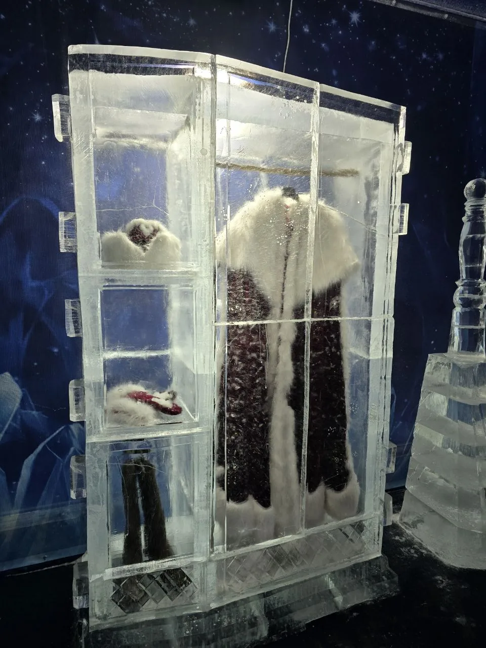 Ура, мы приехали на Вотчину Деда Мороза! 🎄 Встречу с самим Дедом Морозом решили оставить на чуть поз