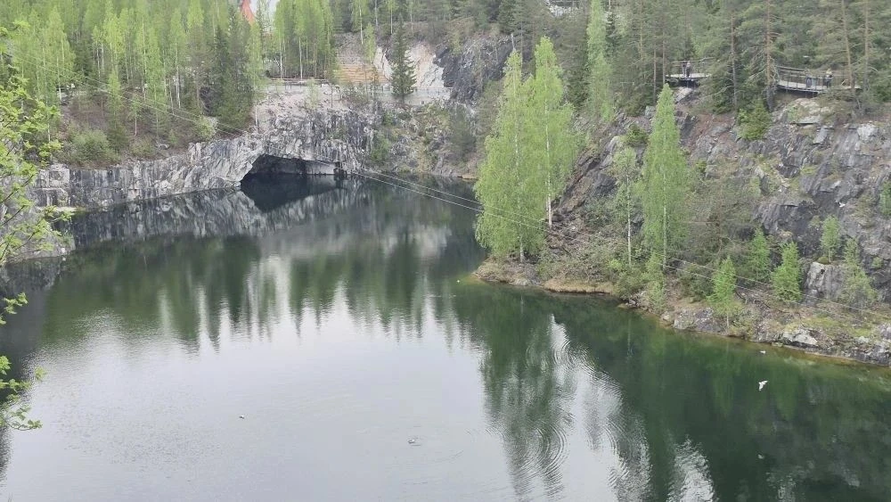Ученики 6А и 7Б классов вместе с классными руководителями Шевченко Алёной Владимировной и Кораблёвой