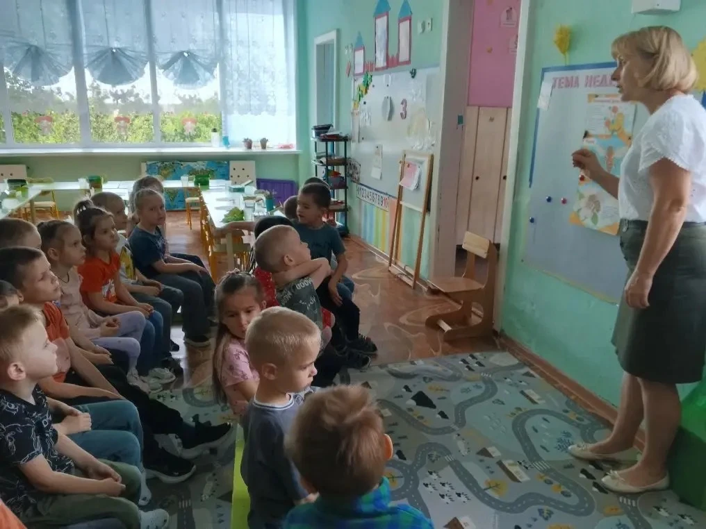 🐝 Сегодня в группе № 5 — День пчелы! 🐝