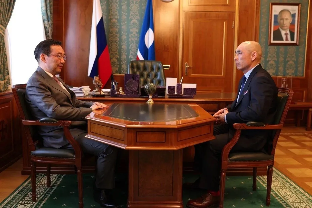 Айсен Николаев Александр Находкины кытта көрүстэ

Бүгүн Саха сирин Ил Дархана Айсен Николаев байыанн