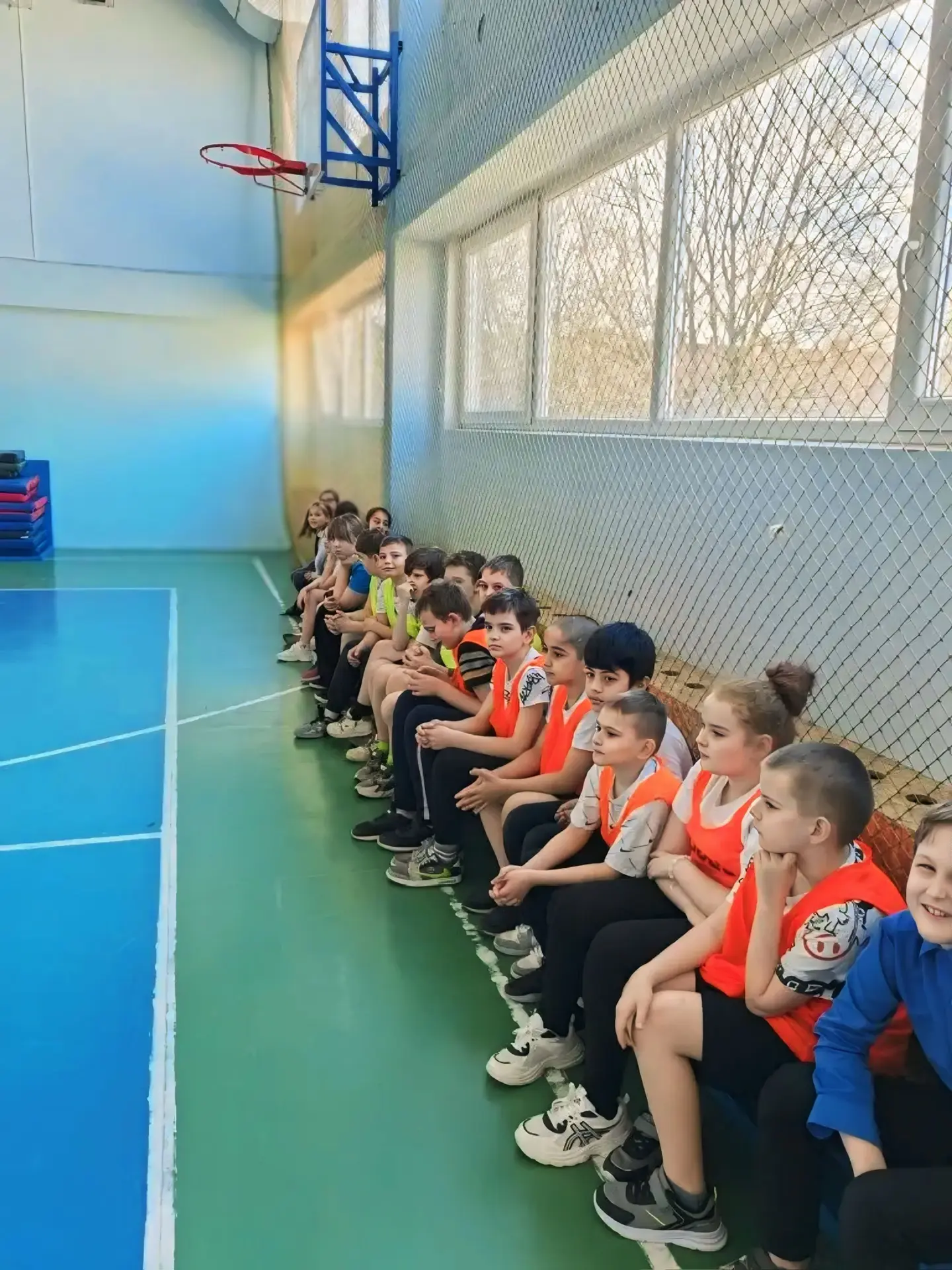 Друзья! 💚    Сегодня в МАОУ СОШ №38 им. В.М. Борисова особенно тёплый и яркий день — мы продолжаем о