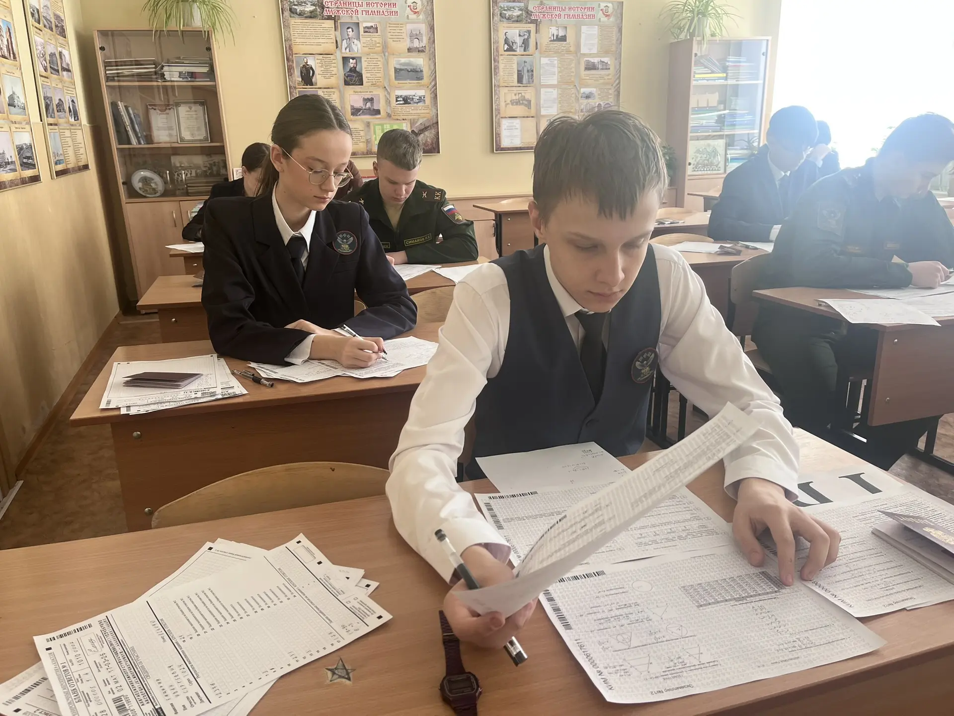 Сегодня для учащихся 9-х классов Амурской области прошла апробация ОГЭ по математике. Следующий день