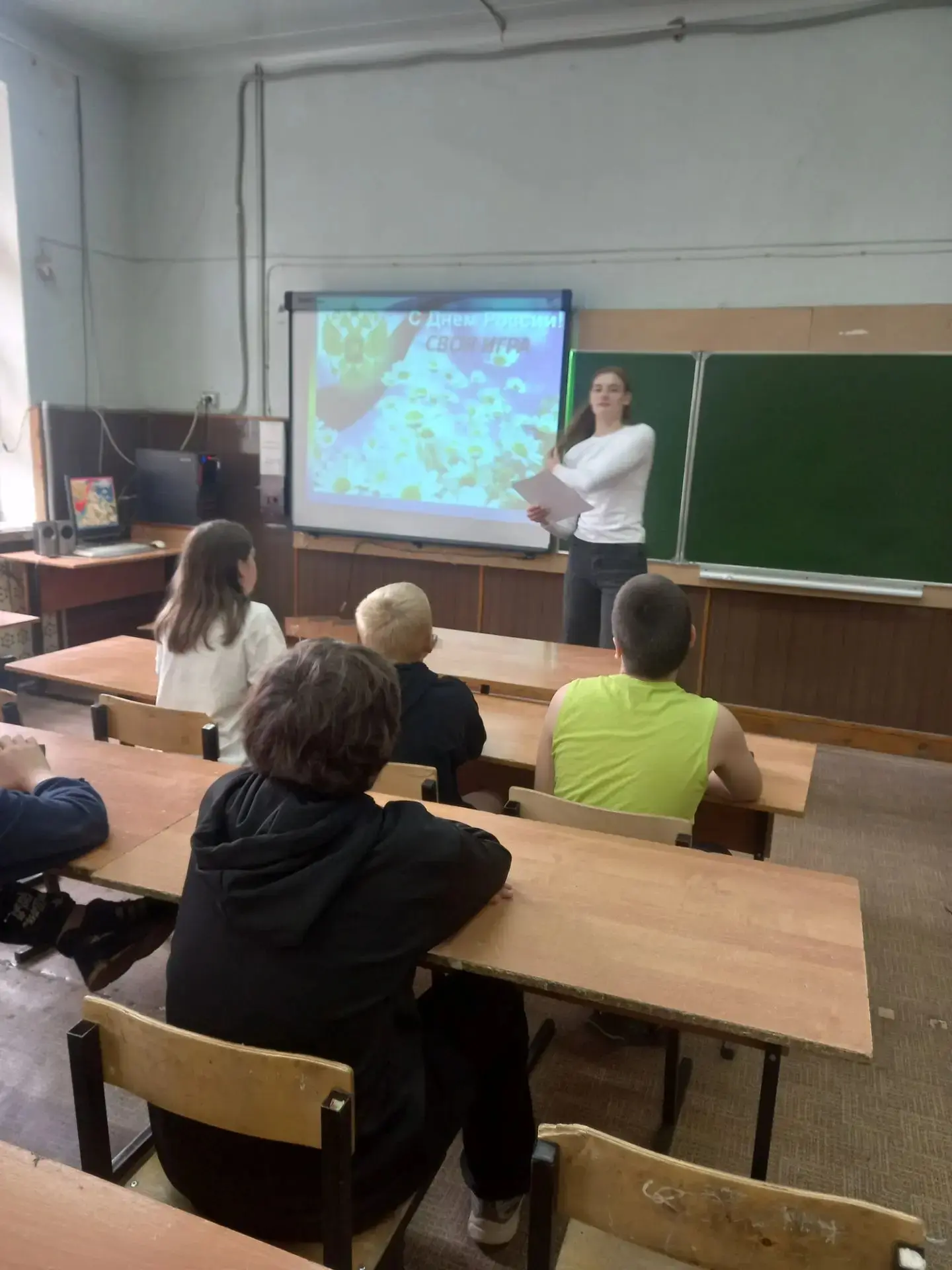 ⭐В школе № 8 в рамках проекта «Назад в будущее» прошла вдохновляющая встреча с выпускницей учебного 