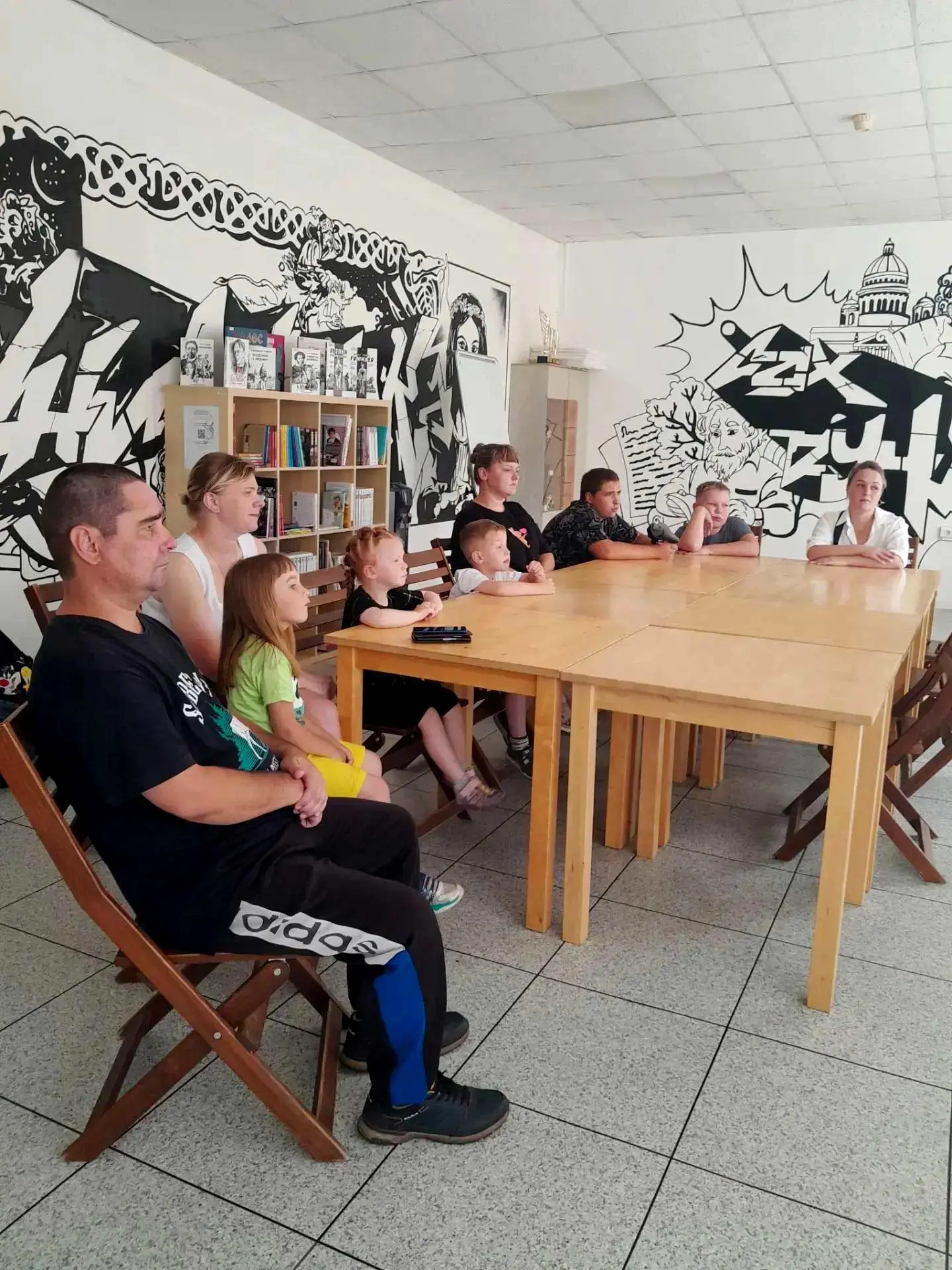 😊 В областной научной библиотеке для ребят провели познавательный час «Единство народо...