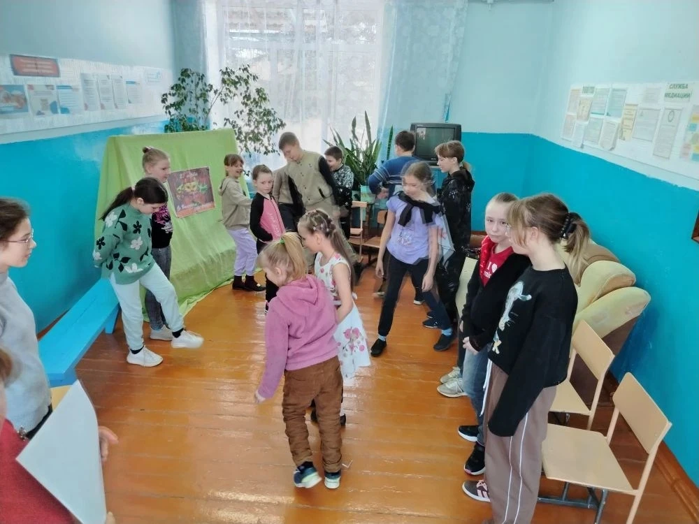 Сегодня в рамках празднования Всемирного дня театра советник директора по воспитанию Ор...