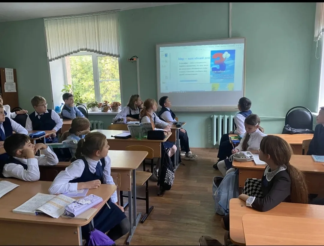 📝 3 сентября в МБОУ «Гимназия св. Иннокентия Пензенского» прошли классные и информацио...