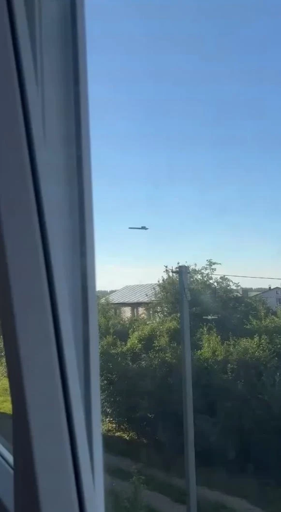 ❗️ После ракетного удара по Чебоксарам утром 10 июня пострадали три человека. Двое госп...