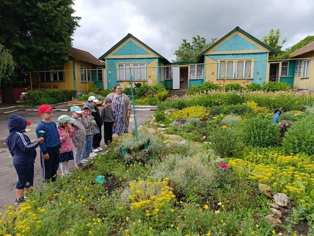 Цветочная неделя в детском саду: Радуга красок и открытий! 🌸🌼🌺

В рамках нашей ежегодной "Цветочн