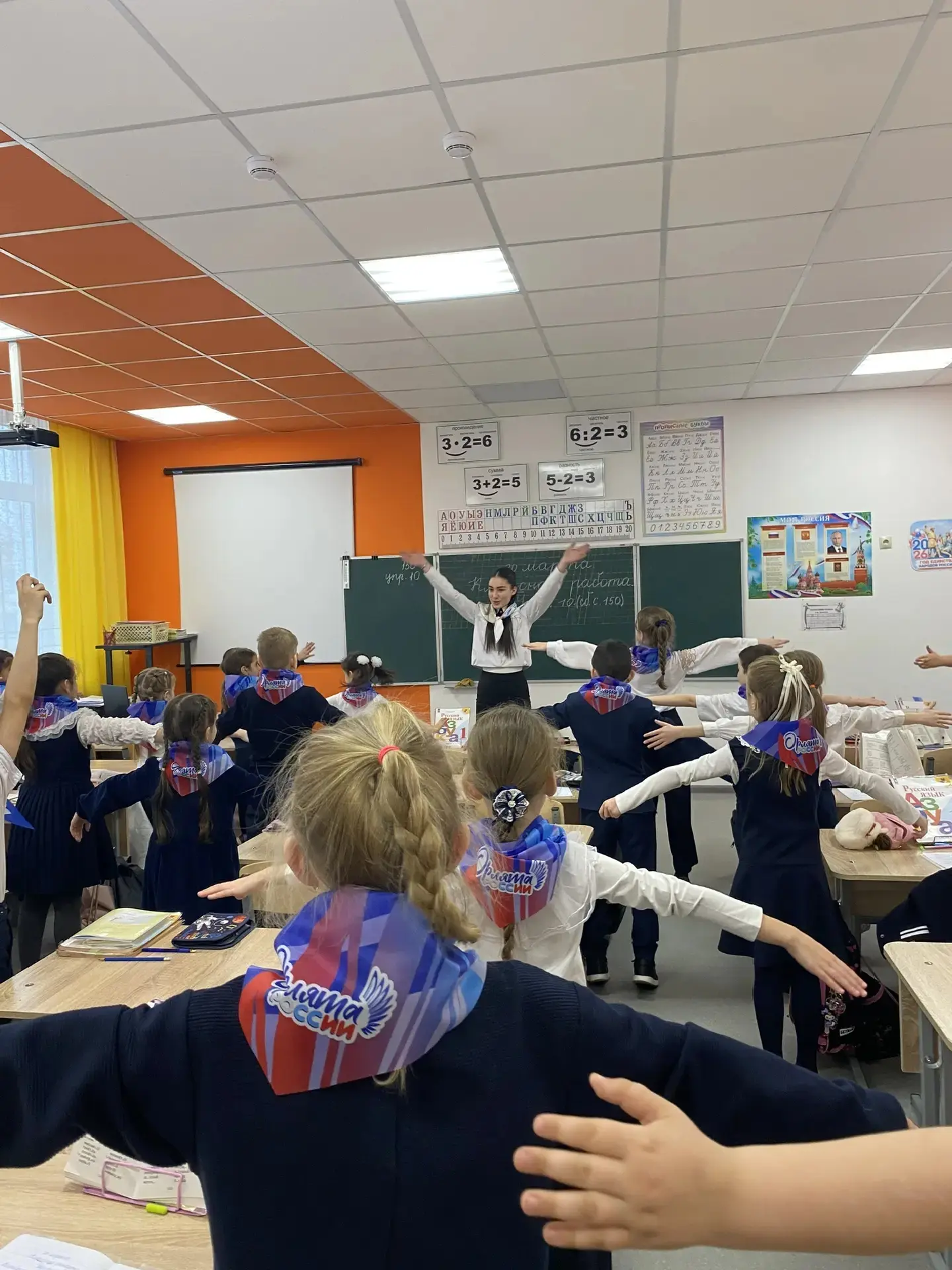 📢 Знакомство Орлят России с наставниками прошло на ура!  По инициативе советника директора Халлаевой