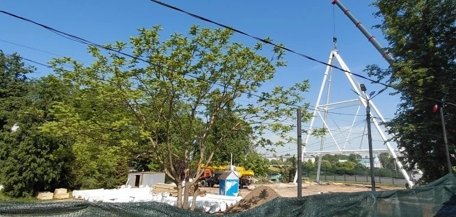 НОВОЕ КОЛЕСО ОБОЗРЕНИЯ ВСТАЁТ НА ОПОРЫ!    🔧 В Твери началась установка опор нового колеса обозрен