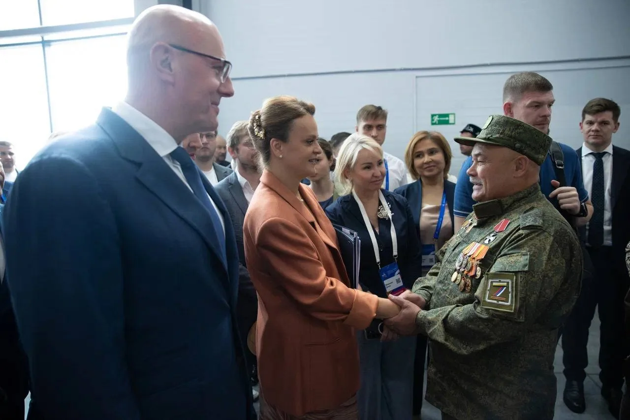 Вместе с зампредседателя Правительства РФ Дмитрием Чернышенко посетила соревновательные...