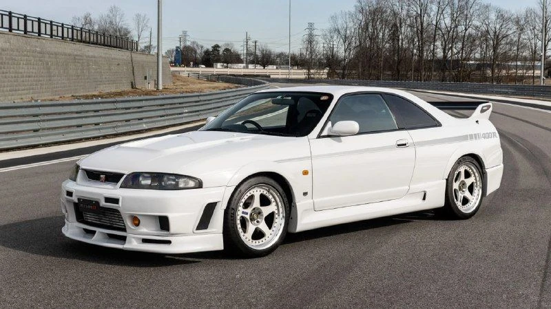 На аукционе в США за 85 миллионов рублей продают редчайший Nissan Skyline GT-R.