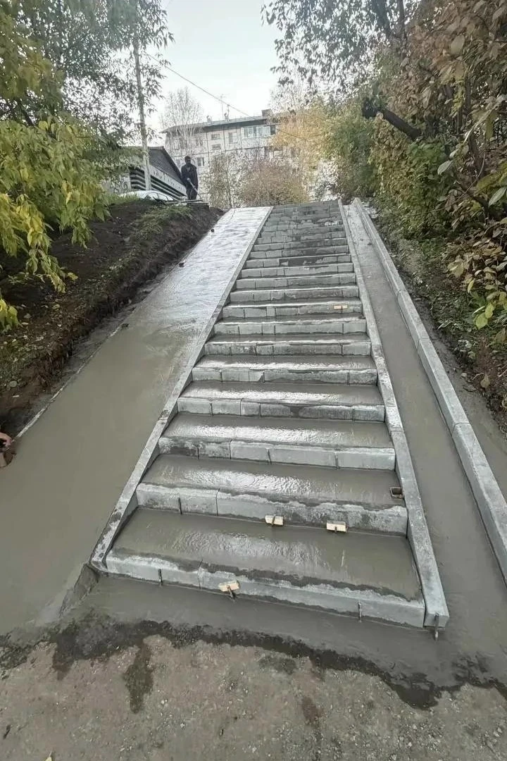 ✅ 11 лестниц отремонтировали в микрорайоне Первомайском.