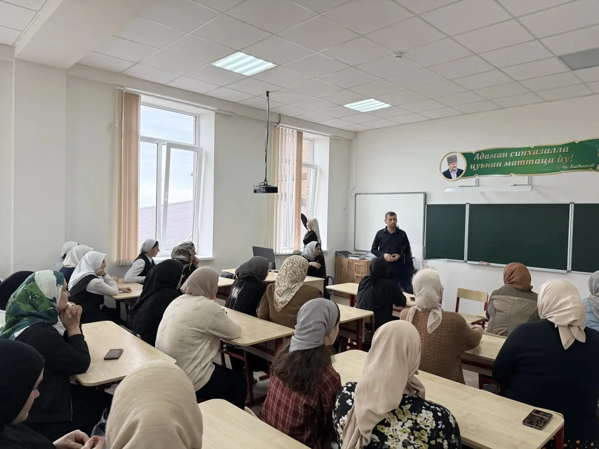 19 мая 2026 года в МБОУ “СОШ №4 с.п.Гвардейское” состоялось важное родительское собрани...