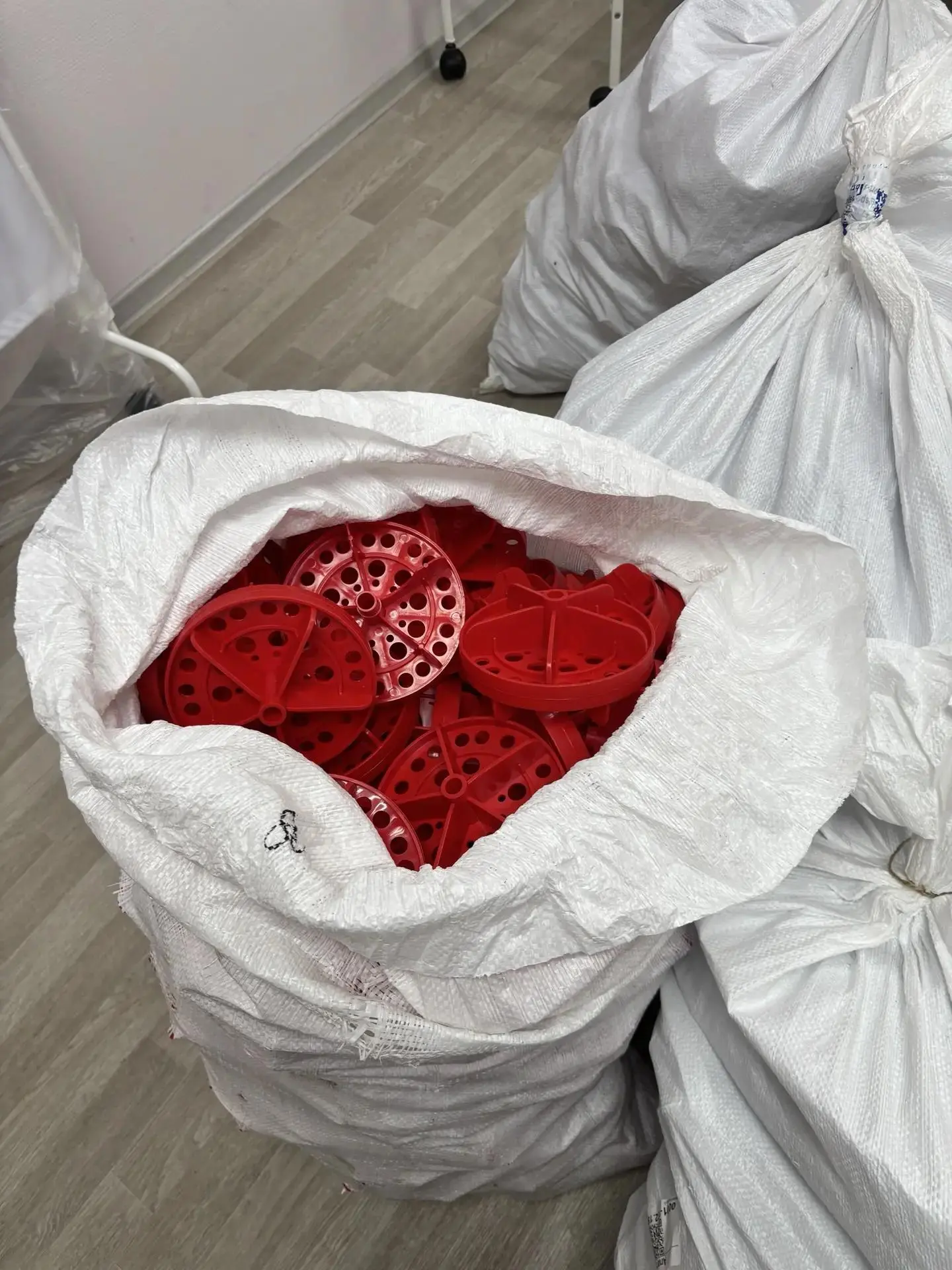 Догадайтесь, что в мешках?
В этих неприметных на первый взгляд мешках спрятано то, без чего невозмож