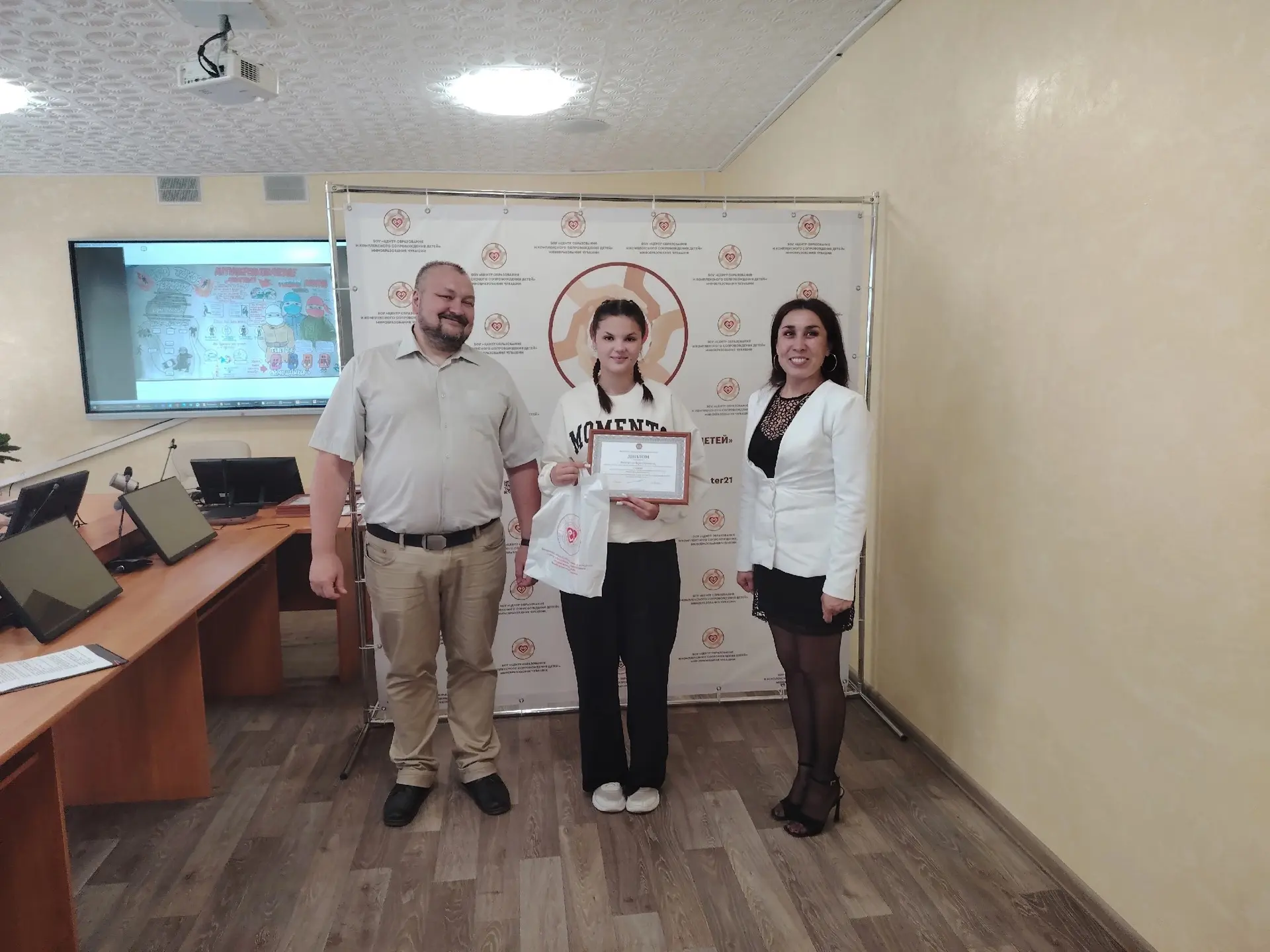 ИТОГИ РЕСПУБЛИКАНСКОГО КОНКУРСА «ЧУВАШИЯ ЗА БЕЗОПАСНОСТЬ»

🌈 17 июня 2026 года в Чувашской Республи