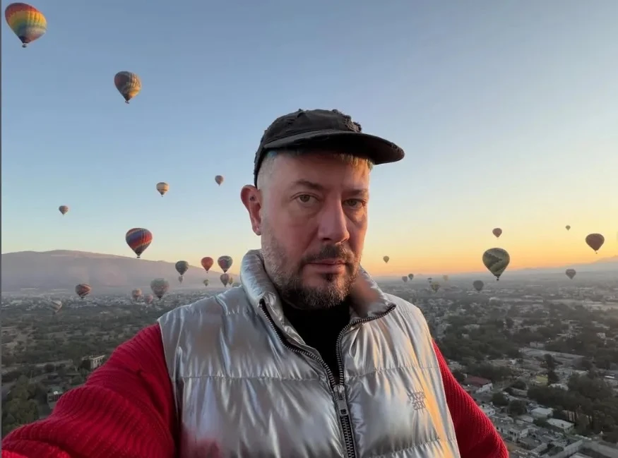 Артемий Лебедев признался, что никто из его 11 детей пока не хочет продолжать семейное дело.

По сло