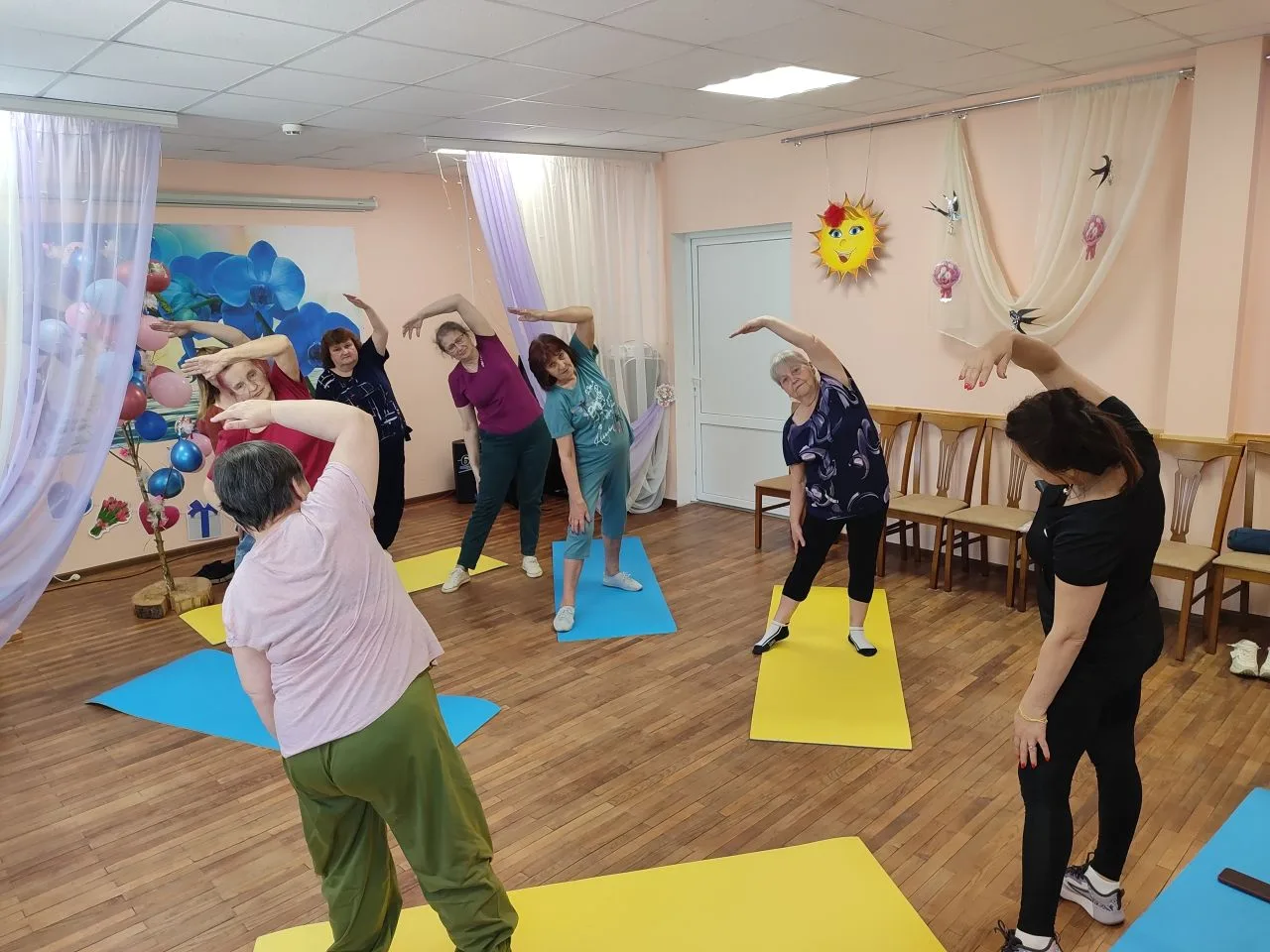 💫Йога для здоровья и хорошего настроения  🏡🧘В "Клубе золотого возраста" Монастырщинского комплексног