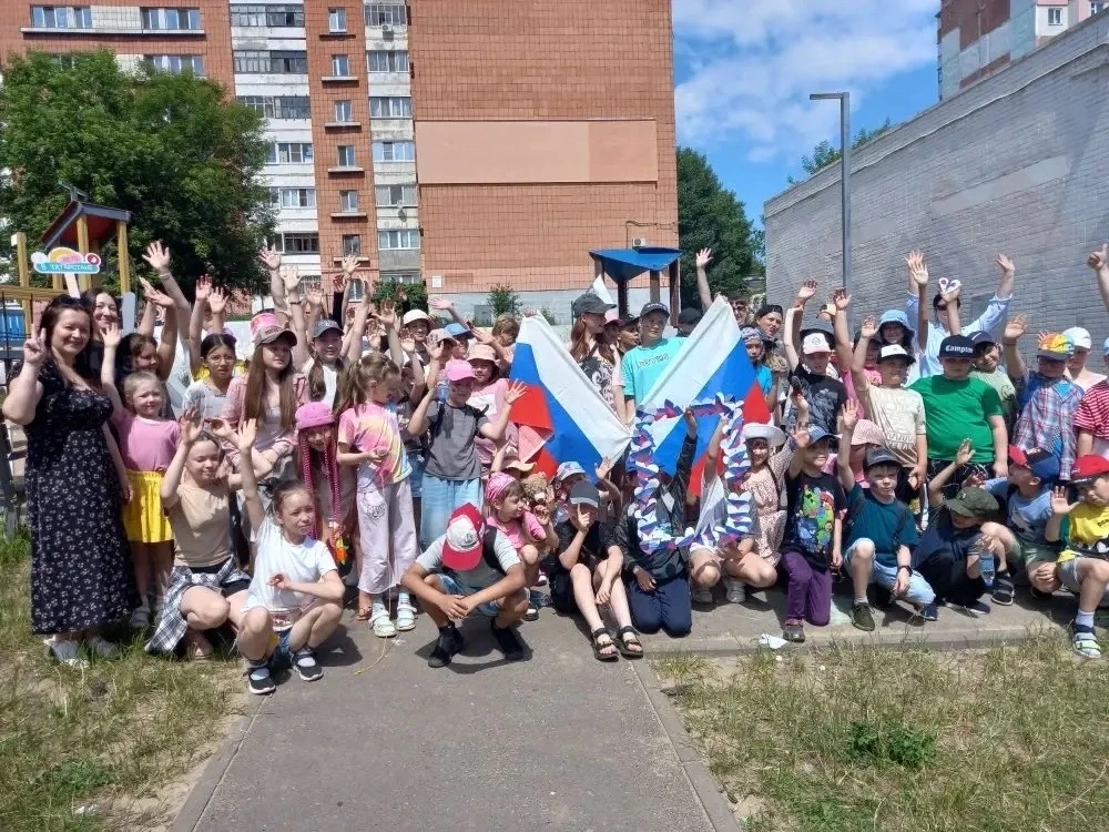 🇷🇺 В нашем лагере — подготовка ко Дню России!

Ребята уже включились в праздничную атмосферу:
🎨 н