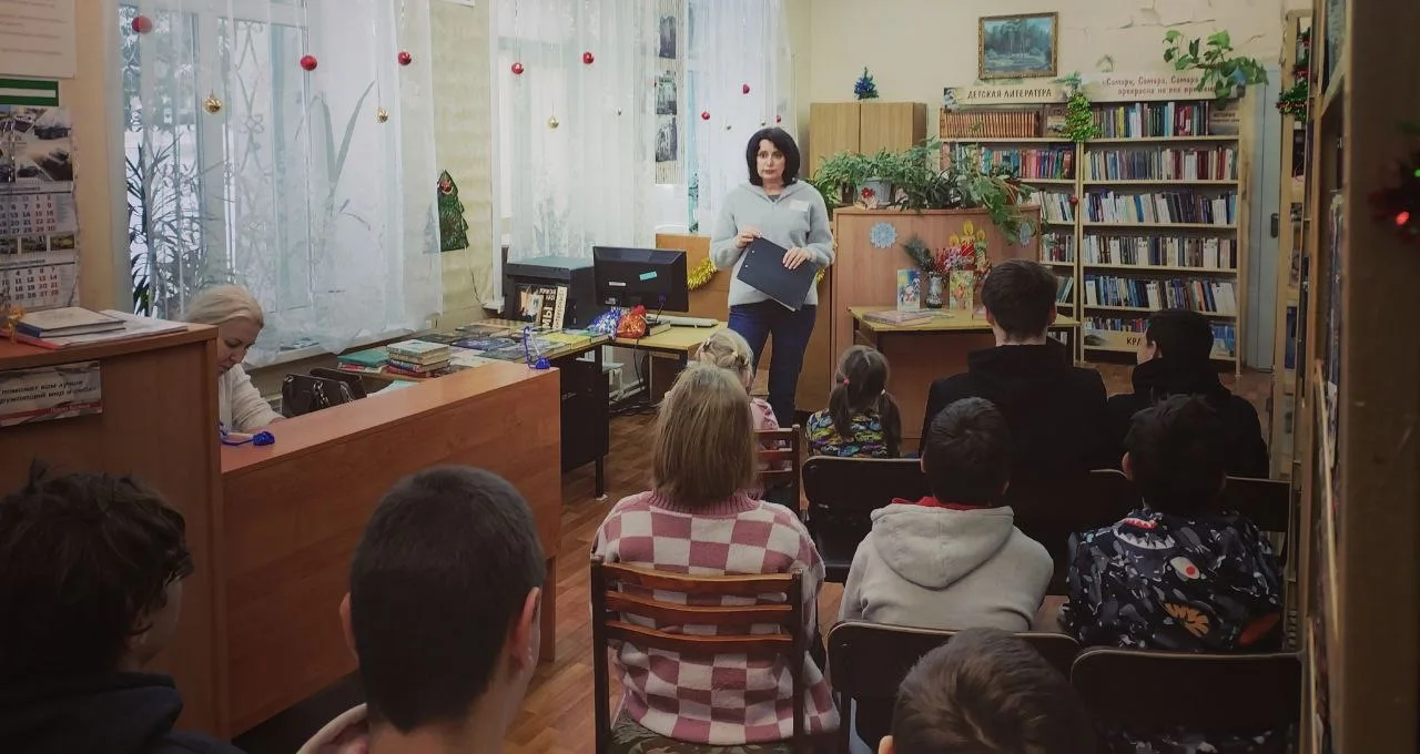 Путешествие в мир новогодних традиций разных стран✨

Недавно наши юные исследователи отправились в у