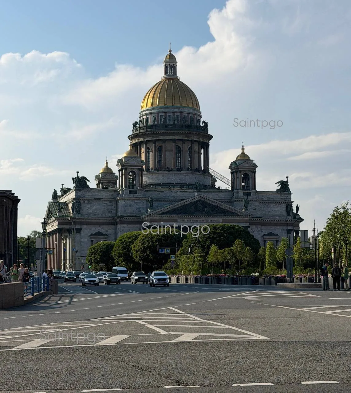 ☀️ Петербург встречает новую неделю по-летнему тёплым утром.

Сегодня в городе ожидается переменная 