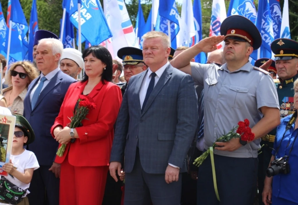 Сегодня в Парке Победы на Соколовой горе Саратова прошла церемония занесения на мемориа...