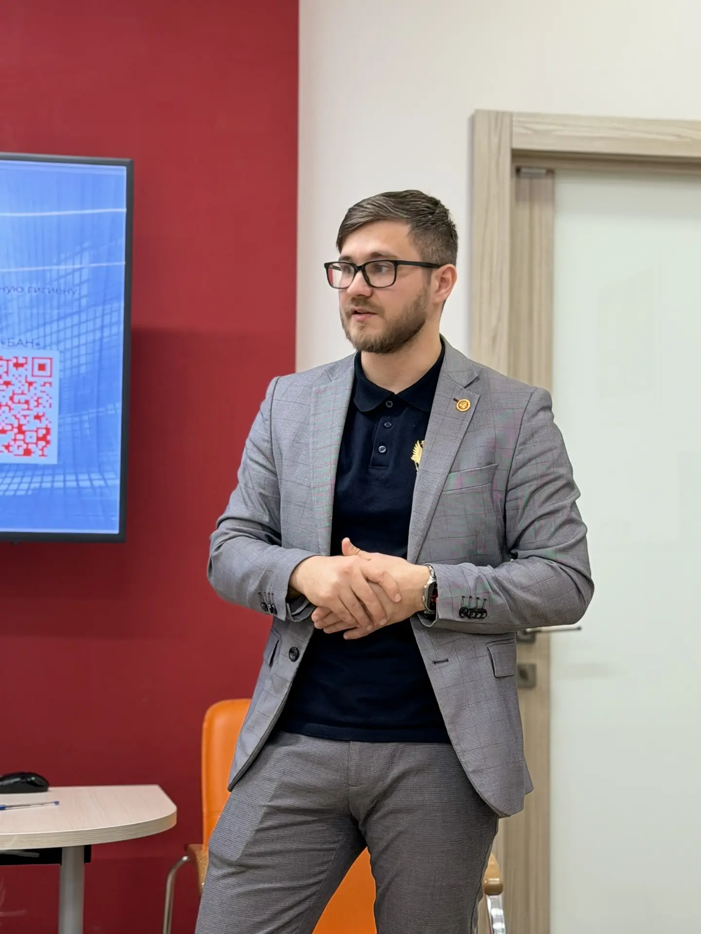 Продолжаем обучать старшее поколение распознавать фейки  👩‍💻Сегодня для Совета ветеранов Северного а