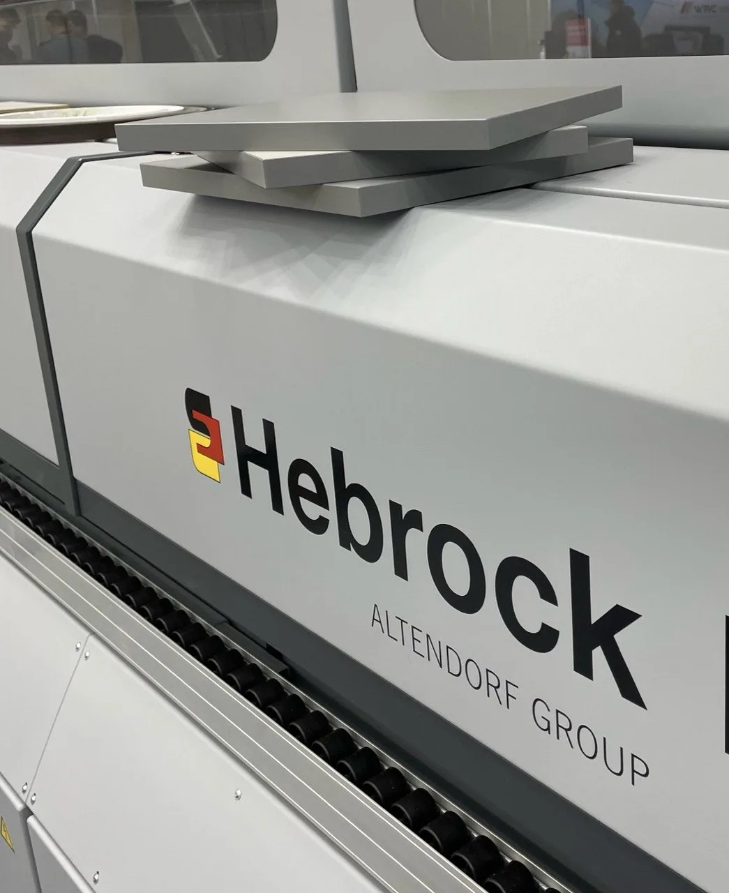 Кромкооблицовочные станки Hebrock — и здесь тот же подход, что и к форматникам Altendorf 👉

Линейка