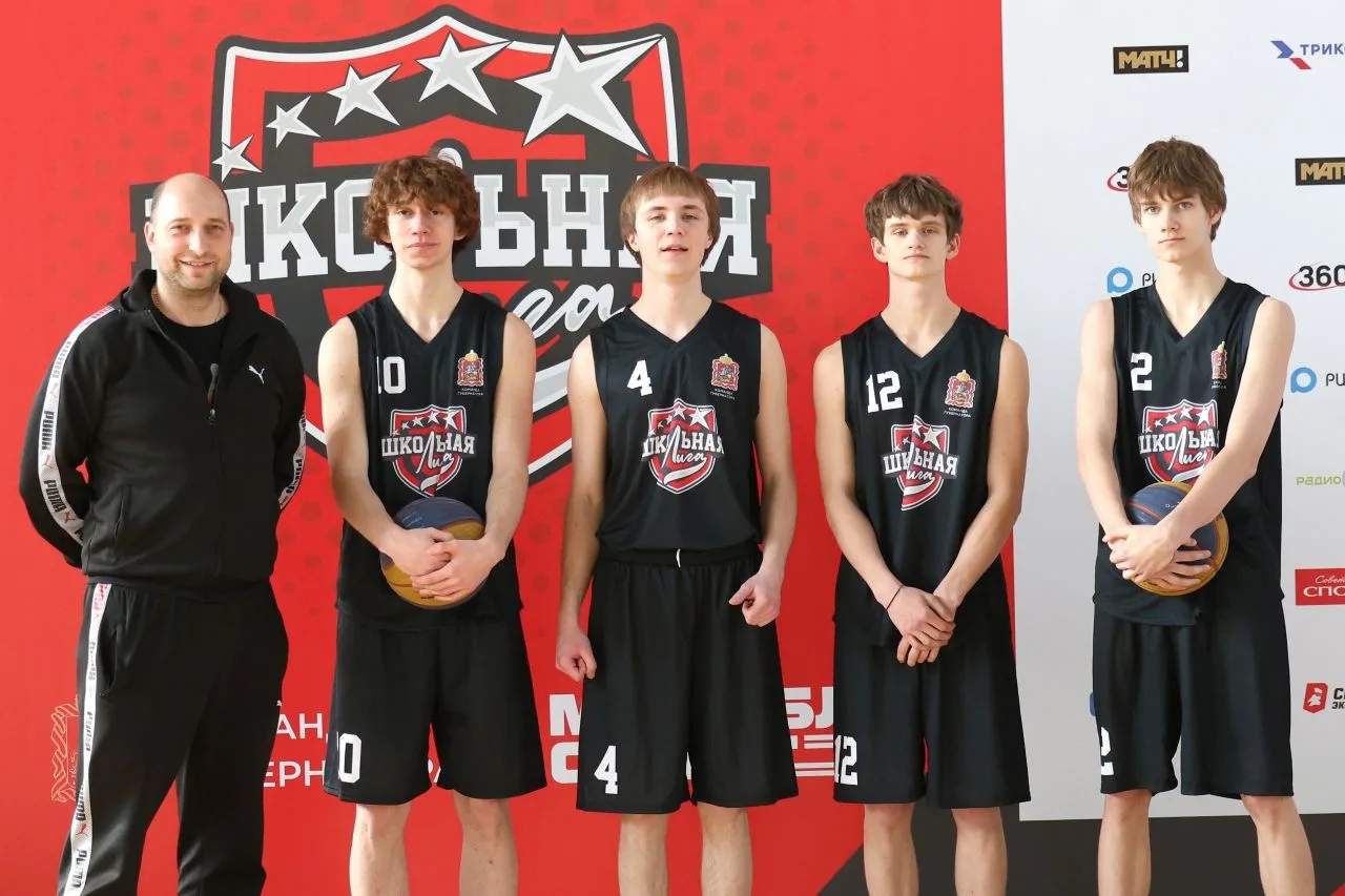 🏀 Финал Единой школьной лиги: мы проиграли матч, но выиграли главное!  Вчера наша школьная сборная (
