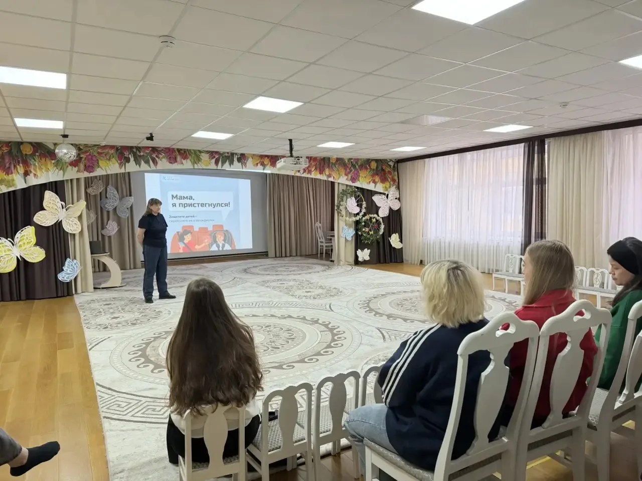 «Уроки безопасности».  В детском саду состоялась встреча сотрудников Госавтоинспекции и Областной бо