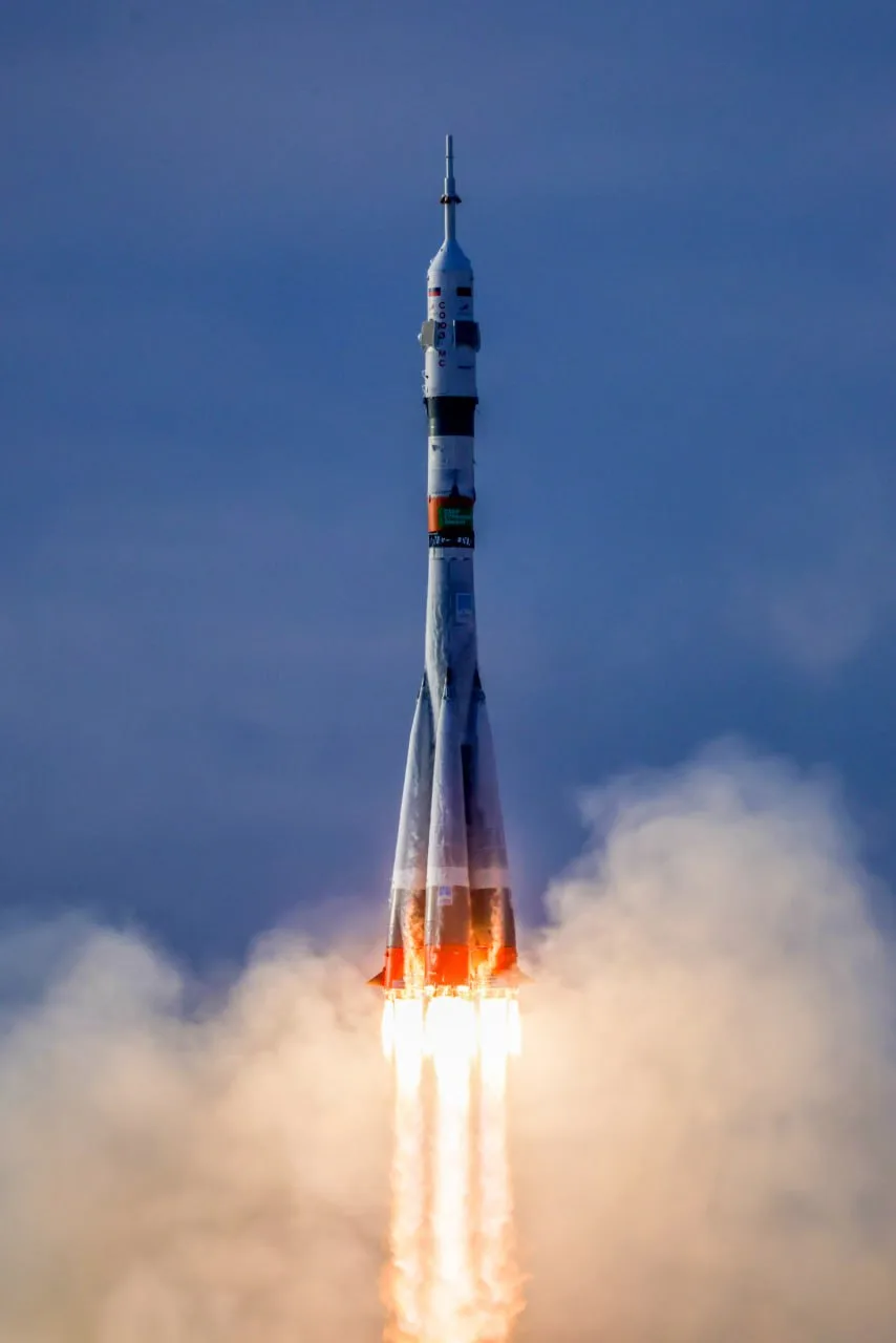 С Днём космонавтики — праздником, объединяющим поколения и страны в стремлении к звёзда...