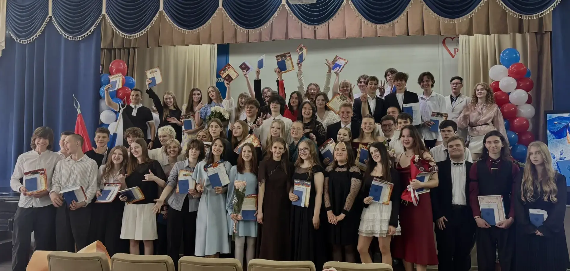 💥Прощай, школа! Здравствуй, взрослая жизнь!

2️⃣7️⃣ июня в нашей школе царила особая атмосфера – то