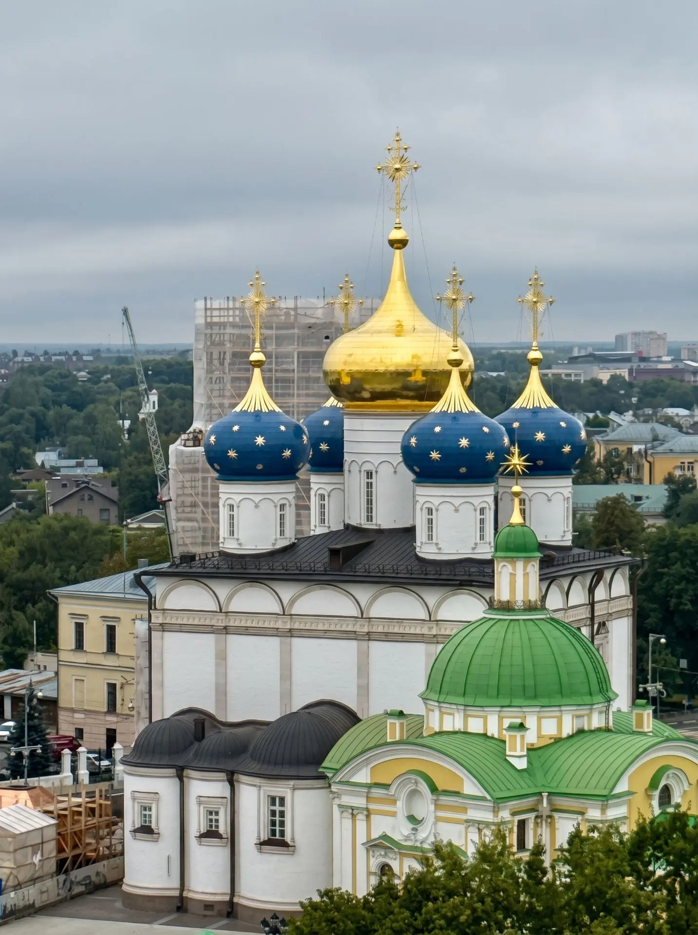 В Твери на колокольню Спасо-Преображенского собора установят купол и крест