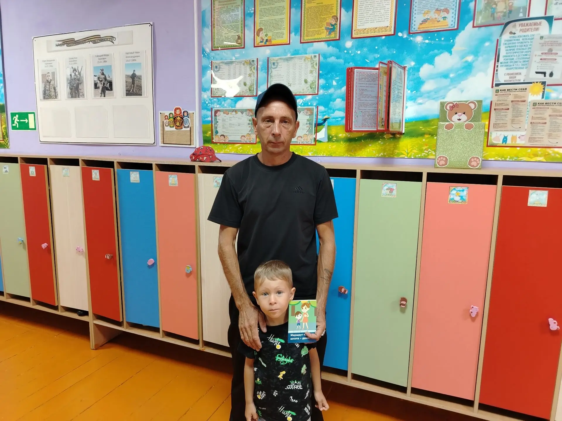Сегодня в нашем детском саду дети повторили виды транспорта, правила перехода дороги, в...