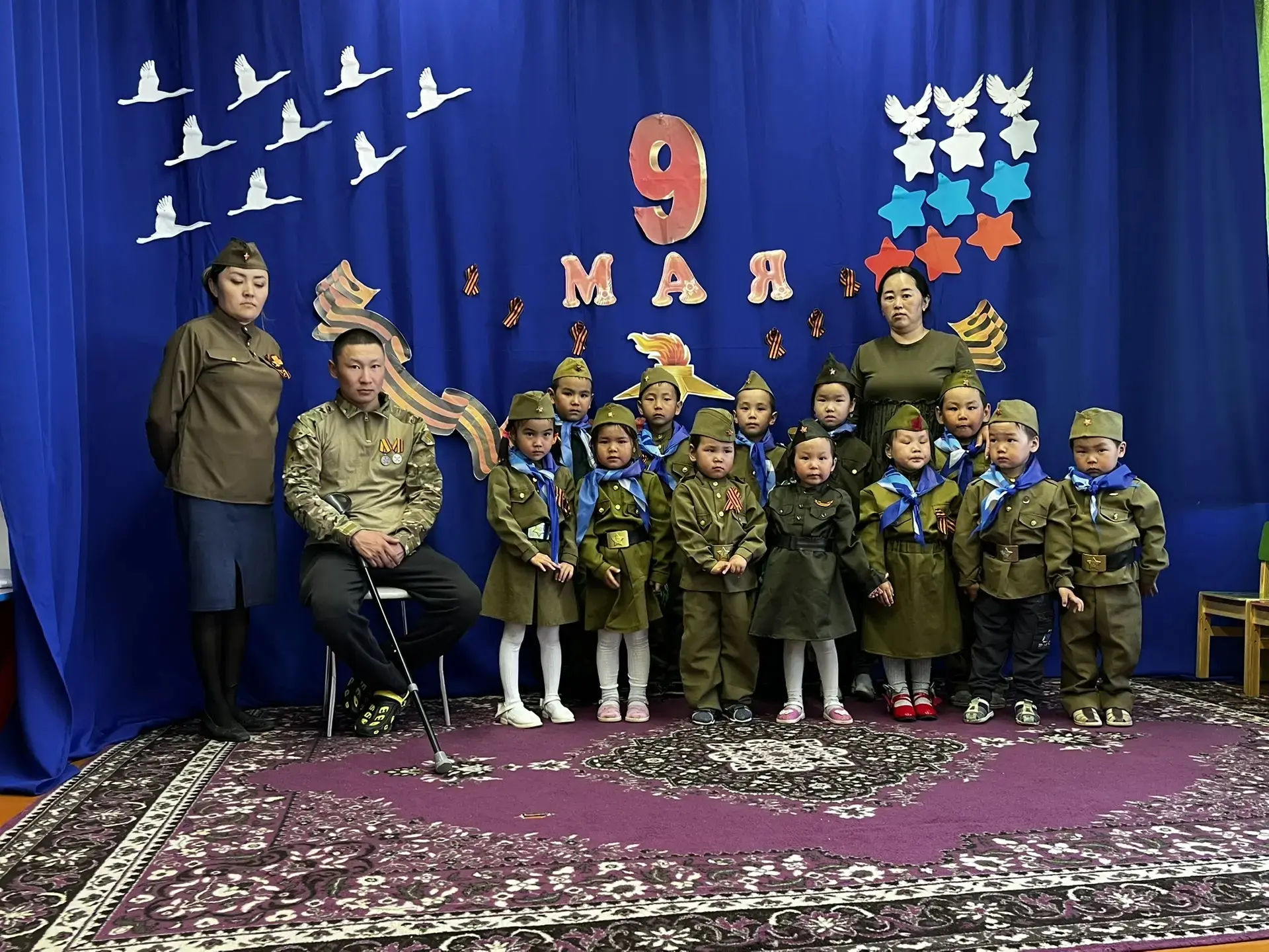 В преддверии празднования Дня Победы в старшей группе дошкольного учреждения прошли мероприятия, нап