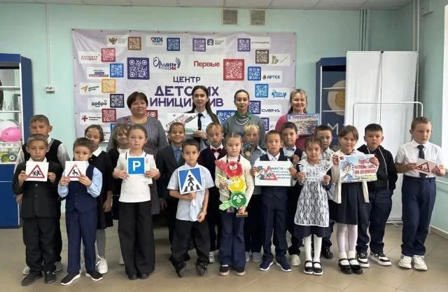 👮‍♂️ Первые шаги к безопасности: в Калтасинской школе №2 первоклассников посвятили в п...